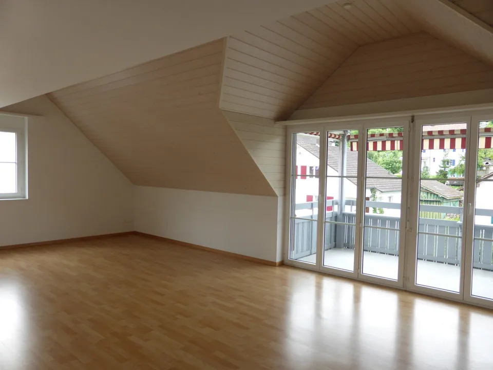 Grosszügige 6.5-Zimmer-Maisonette-Wohnung in Zeiningen