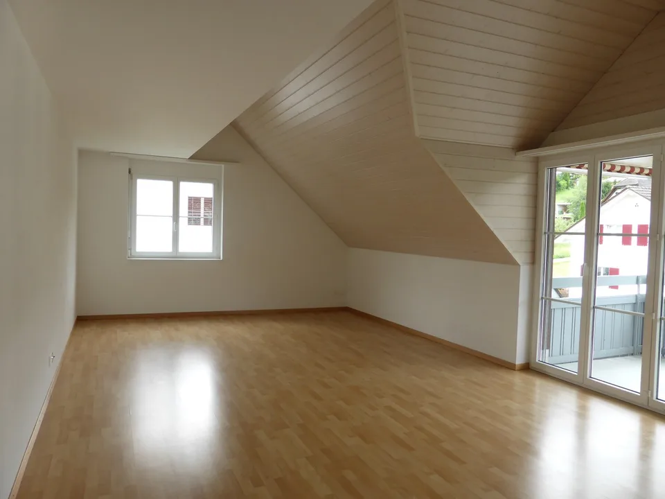 Grosszügige 6.5-Zimmer-Maisonette-Wohnung in Zeiningen