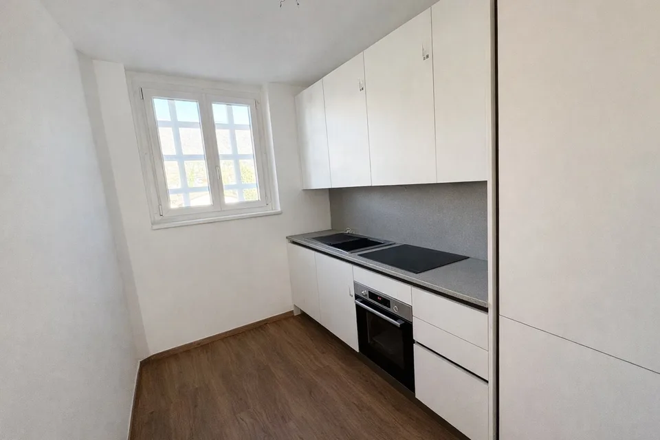 Helles 4.5-Zimmer-Apartment mit Balkon in Morbio Inferiore