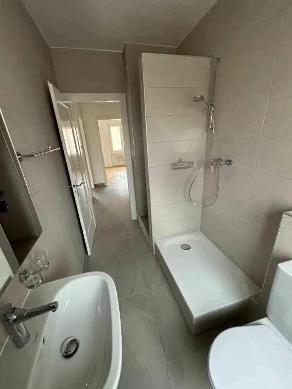 Appartement de 3 pièces dernièrement rénové avec balcon – photo 6 sur 8