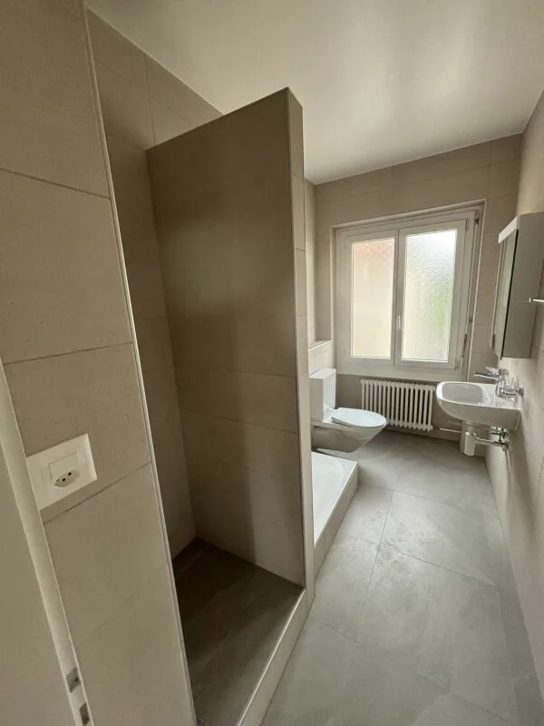 Appartement de 3 pièces dernièrement rénové avec balcon – photo 7 sur 8