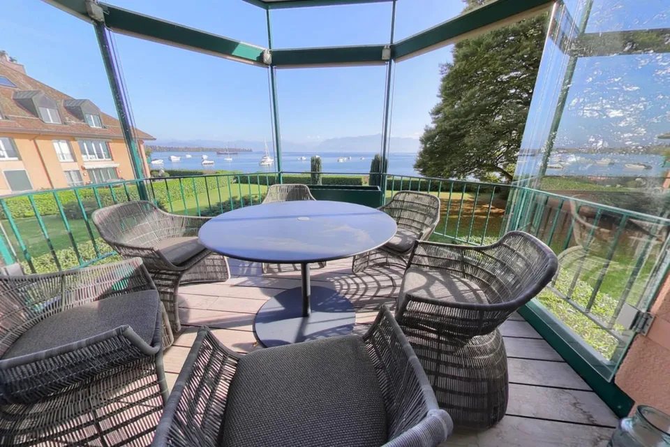Premium 3-Bedroom, Balcony and Lake view - Parking Included