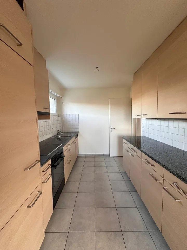 Sonnige 4.5 Zimmer-Wohnung mit Balkon