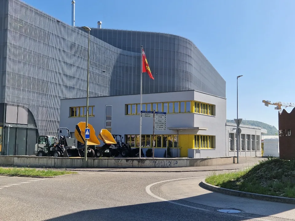 Helles Grossraumbüro in Birsfelden – Evtl. teilweise möbliert