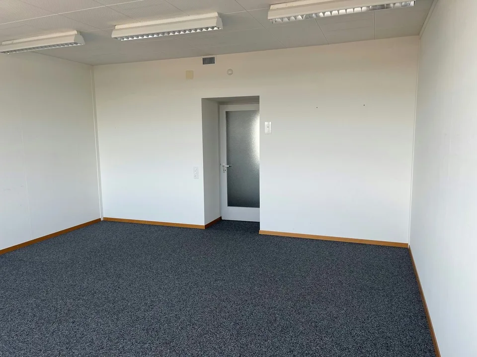 Ausgebaute Büroflächen zwischen 20m² - 127m² zu vermieten!