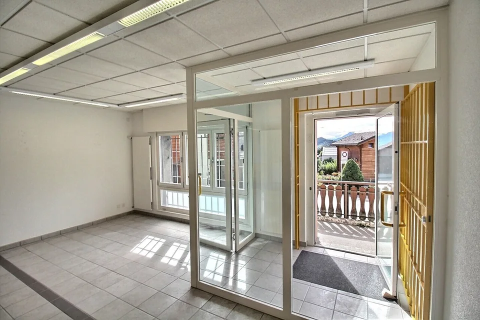 7003. Gewerbliche Lokale / Büros im Zentrum von Chermignon d'en Haut