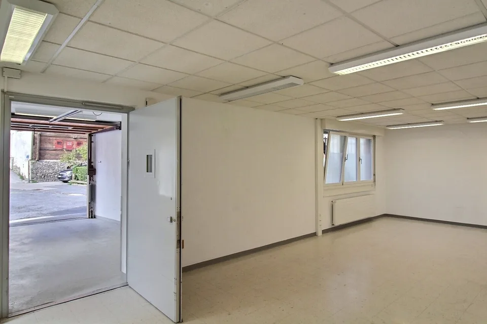 7003. Commercial / Offices in the center of Chermignon d'en Haut – photo 10 of 13
