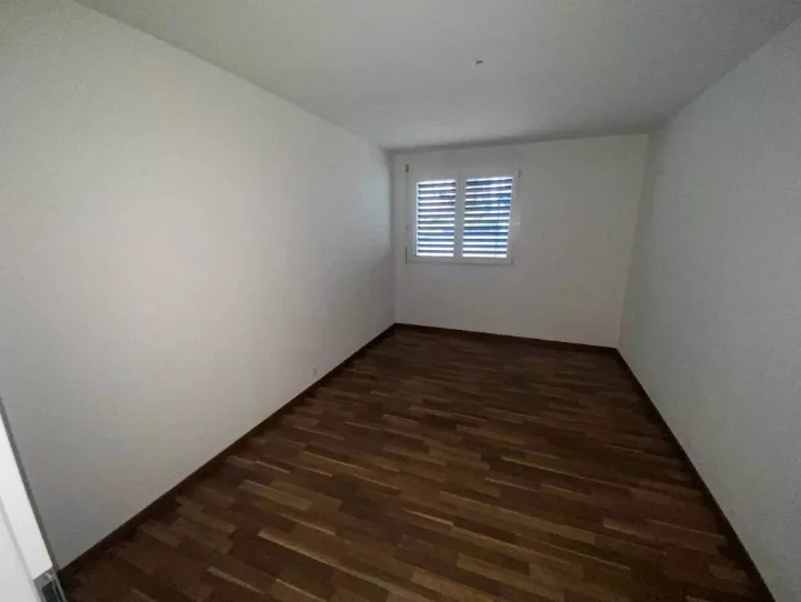 Wohnung mit 3.5 Zimmern, Balkon und Aufzug