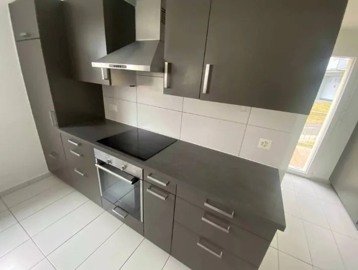 Wohnung mit 3.5 Zimmern, Balkon und Aufzug
