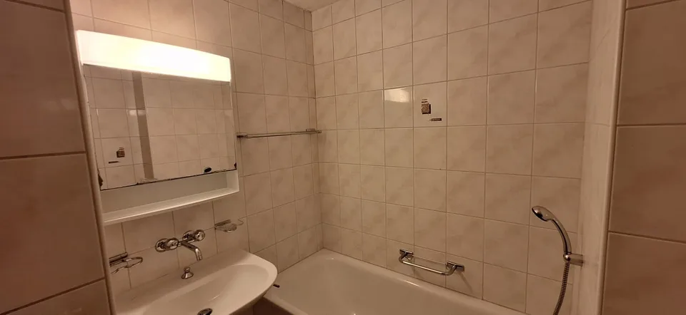 Charmantes Studio im 4. Stock mit Aufzug in Delémont – Foto 10 von 15