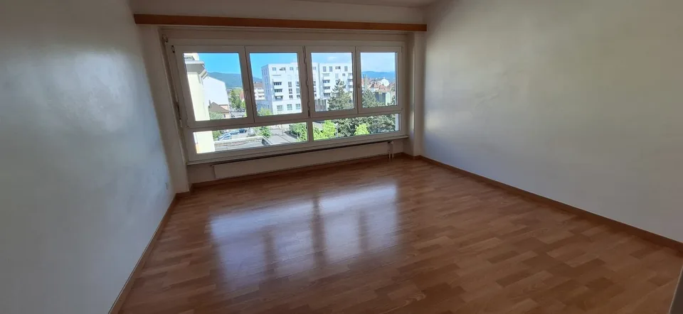 Charmantes Studio im 4. Stock mit Aufzug in Delémont – Foto 7 von 15