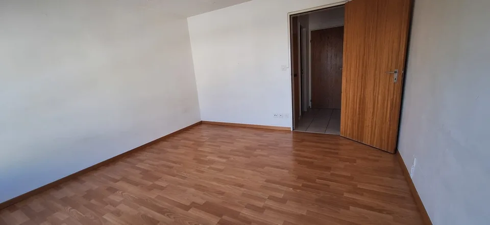 Charmantes Studio im 4. Stock mit Aufzug in Delémont – Foto 6 von 15