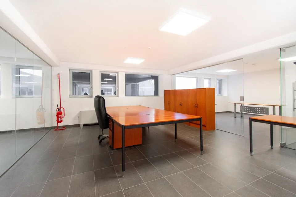 Großes möbliertes Büro in strategischer Lage – Foto 6 von 9