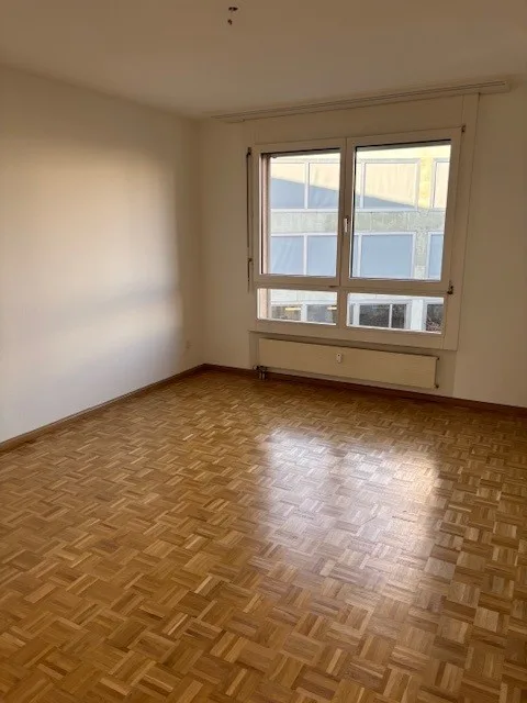 4,5-Zimmerwohnung, 95.6 m2, 4.OG, am Rheinufer /befristet bis 30.11.26