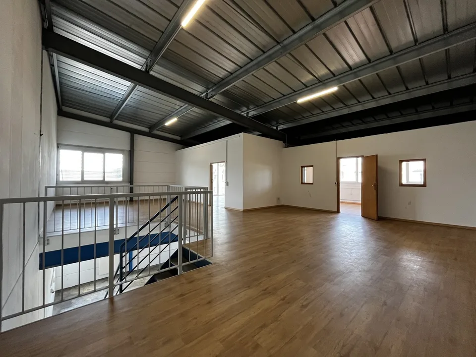 Laboratorio di 285m2 in affitto - Forel - Posizione centrale