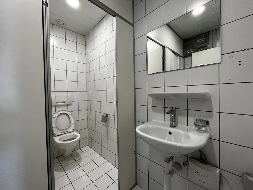285m2 workshop for rent - Forel - Central location – photo 6 of 8