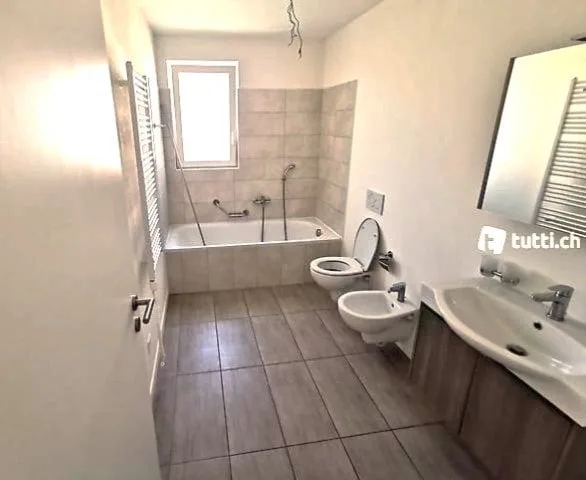Modernes 3.5-Zimmer-Wohnung in S. Antonino: Komfort und keine Überraschungen!