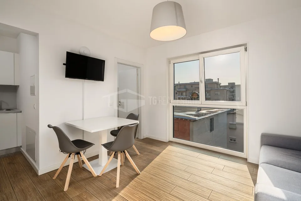 BILOCALE AMMOBILIATO IN ZONA BEN SERVITA | TWO-ROOM FURNISHED APART...