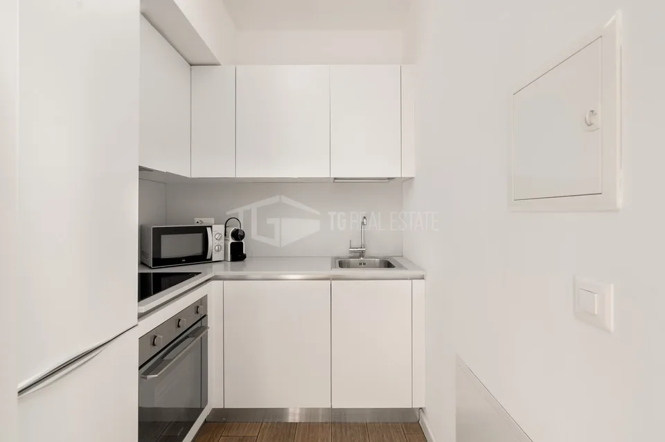 BILOCALE AMMOBILIATO IN ZONA BEN SERVITA | TWO-ROOM FURNISHED APART...