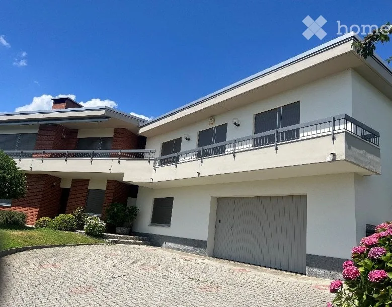 Location de villa indépendante à Obino avec vue sur la vallée