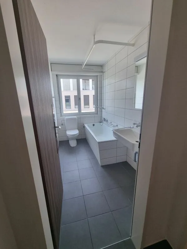 Helle 3.5 Zimmerwohnung an zentraler Lage in Orpund zu vermieten