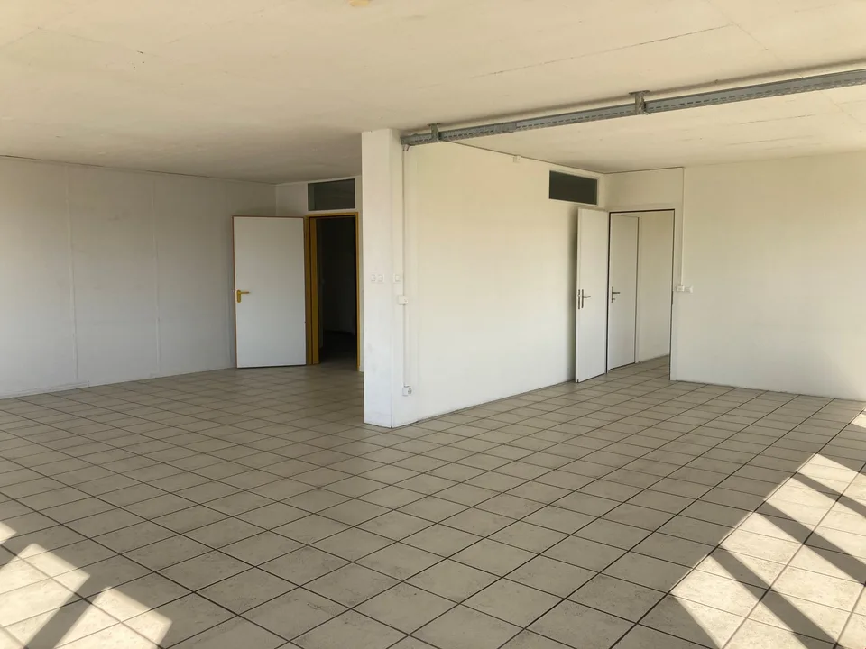 Gewerbe- & Atelierräume zur Miete am Heckenweg 29 in Aarberg – Foto 17 von 28