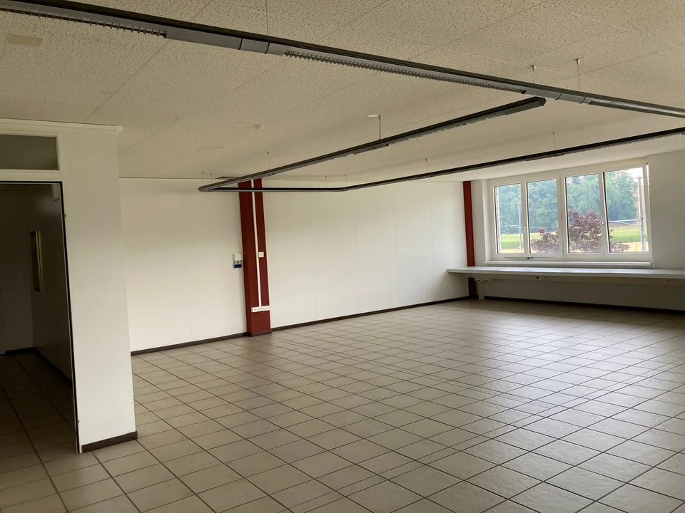 Gewerbe- & Atelierräume zur Miete am Heckenweg 29 in Aarberg – Foto 22 von 28