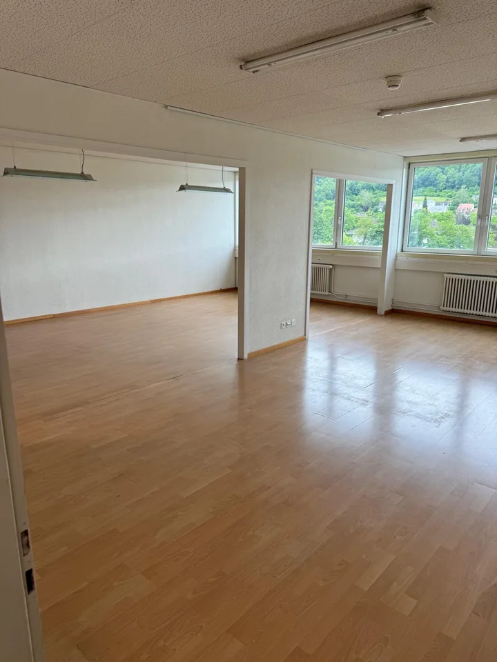 Spazio ufficio/commerciale moderno in affitto a Muttenz - 400m² (Farnsburgerstrasse 8)