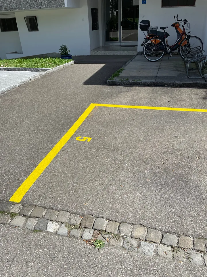 mehrere freie Abstellplätze
