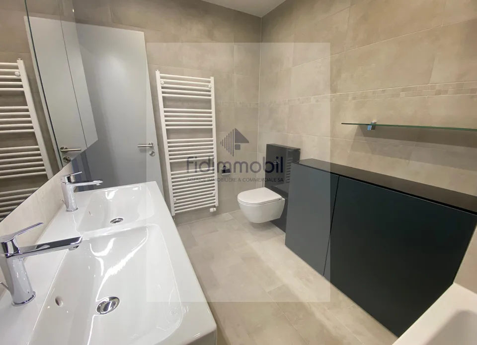 APARTMENT COMPLETELY RENOVATED WITH BREATHTAKING VIEW OF THE LAKE – photo 7 of 10