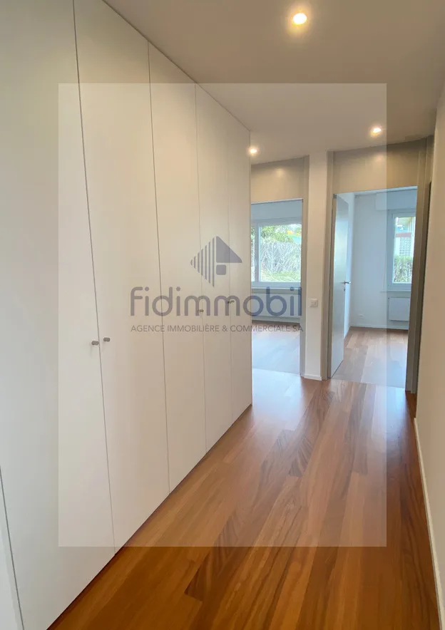GANZES APPARTEMENT WURDE RENOVIERET MIT ATEMBERAUBENDER AUSSICHT AUF DEN SEE