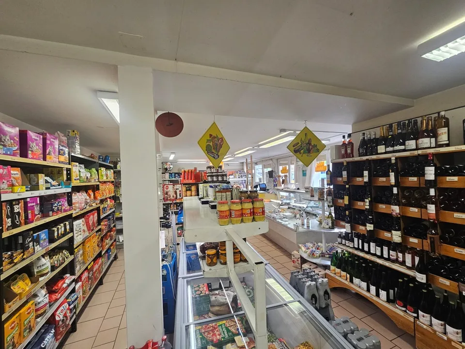 Local commercial de 75 m² à Froideville - Idéal pour commerce de proximité