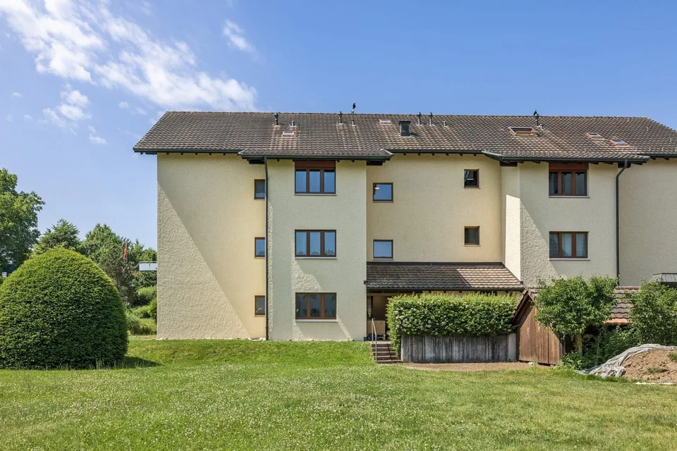 Renovated 3.5-room maisonette in idyllic Niederwil