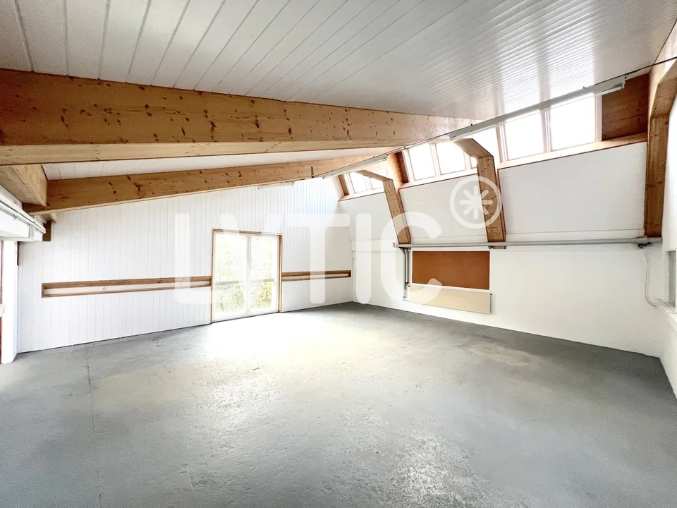 Uffici, locali di 712 m2 divisibili in affitto a Cossonay