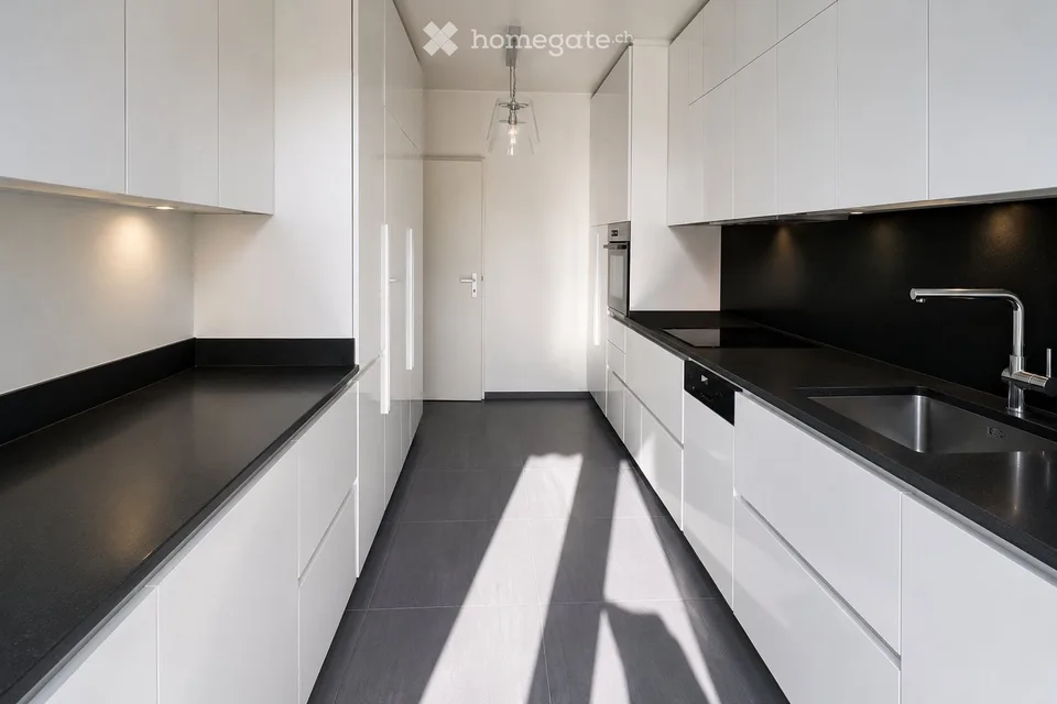 Prächtige 5.5-Zimmer-Wohnung mit Grünblick und Pool – Blühendes Apartment in Genf