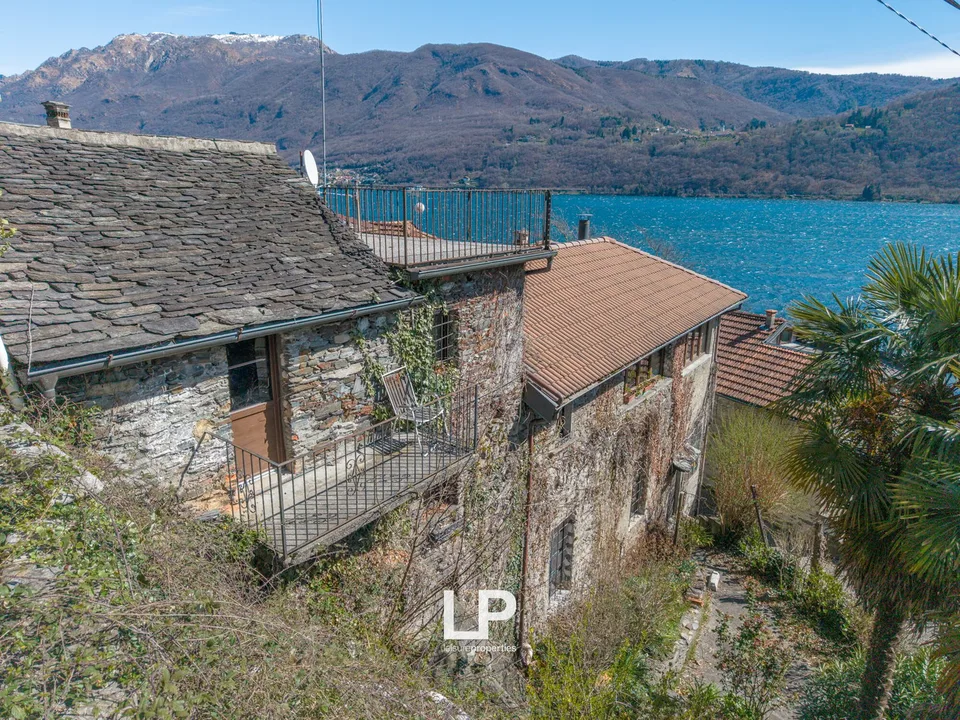 Historisches Domizil in Nonio mit privatem Garten am Ortasee und Zugang
