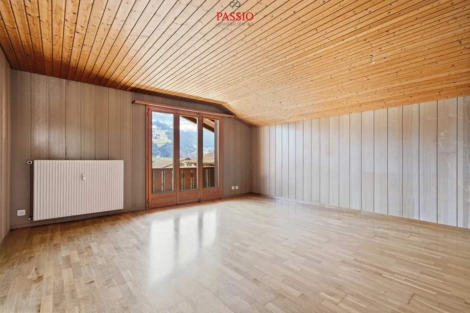 Ampio appartamento di 5 locali con vista sulle Alpi e giardino privato