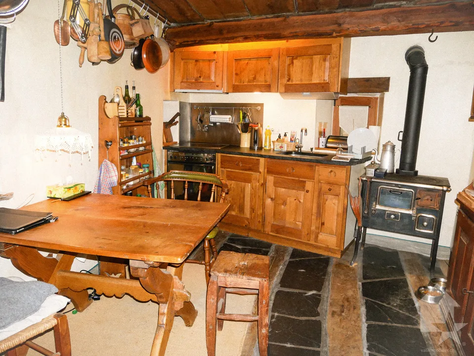 Charmante maison villageoise en pierres sur 3 niveaux et cartnotzet !