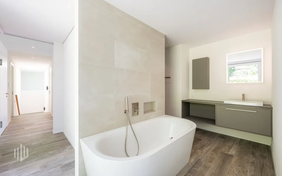 ImmoWyss - Appartement d'attique élégant avec vue sur le lac dans le parc Schönegg Thun – photo 11 sur 13