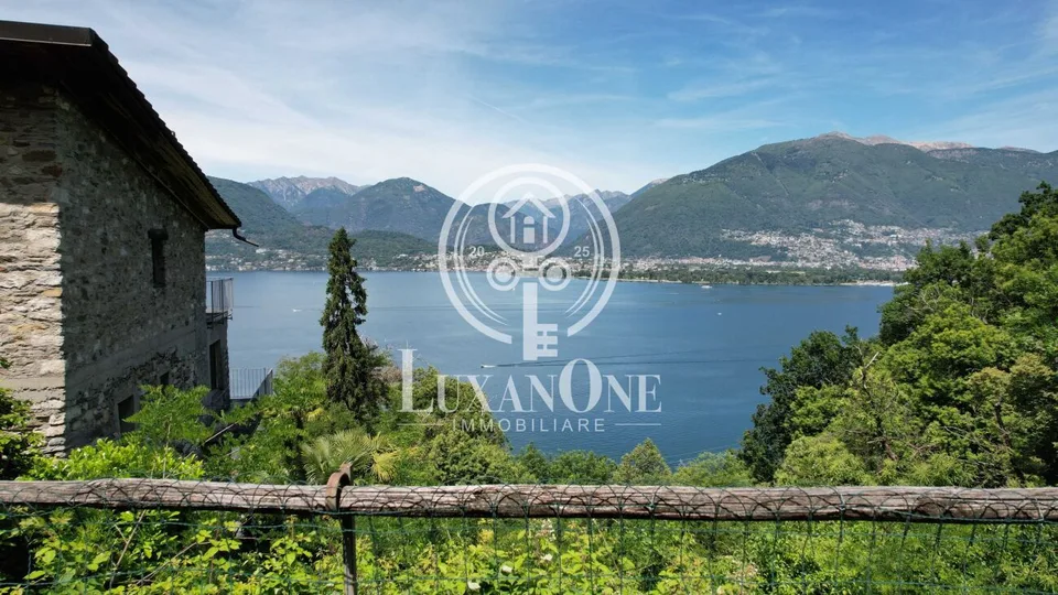Exklusive Zweitresidenz über dem Lago Maggiore – Eleganz, Ruhe und unverbaubare Seesicht
