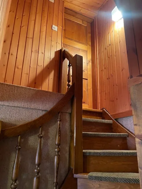 Charaktervolles Haus im Herzen des Dorfes mit freier Sicht - gutes Potenzial, *SMJ Habitat* – Foto 9 von 13
