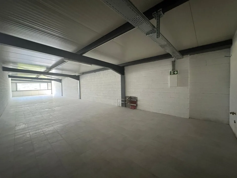 Espace commercial moderne à Vétroz - Opportunité d'investissement de premier ordre