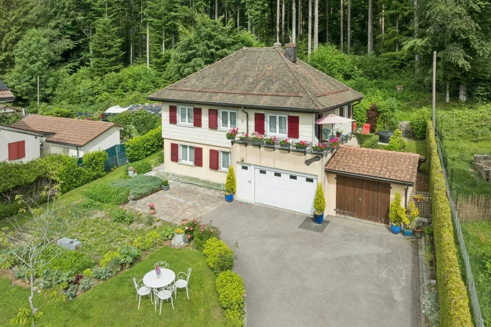 Maison individuelle en lisière de forêt
