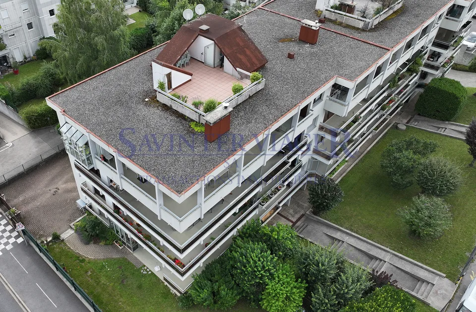 Très bel appartement avec terrasse sur le toit et vue à 360.