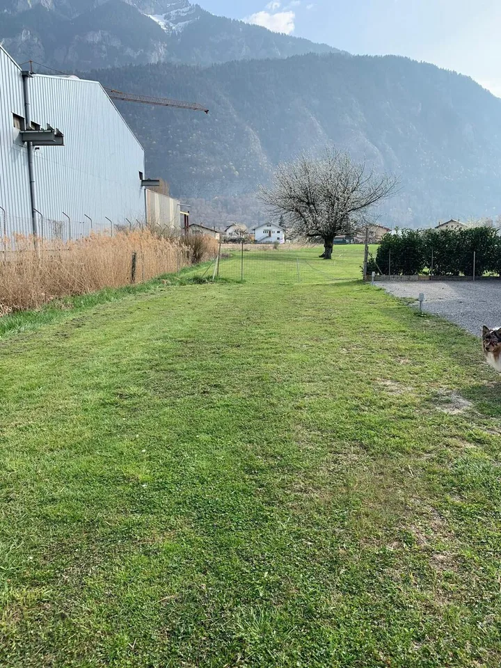 Kaution 200 m2/500 m2 Baugrund + Prächtige Villa mit Pool