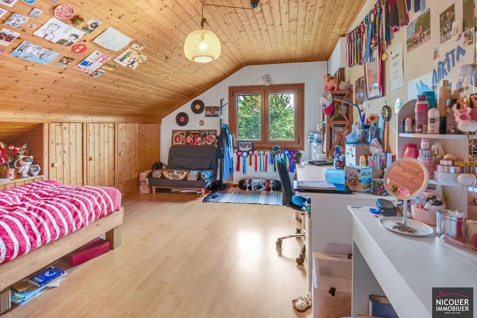 Reserviert - Familienhaus mit 4,5 Zimmern + eine 2,5-Zimmer-Wohnung – Foto 8 von 11