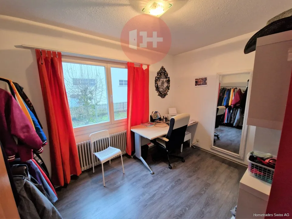 MAISON DE NEUF CHAMBRES EN BORDURE DE ROUTE POUR LA GRANDE FAMILLE ! – photo 6 sur 10
