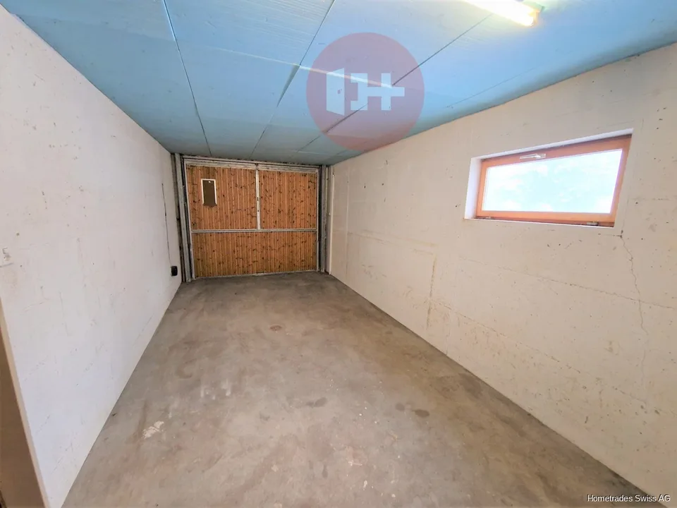 MAISON DE NEUF CHAMBRES EN BORDURE DE ROUTE POUR LA GRANDE FAMILLE ! – photo 9 sur 10