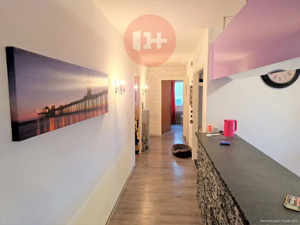 MAISON DE NEUF CHAMBRES EN BORDURE DE ROUTE POUR LA GRANDE FAMILLE ! – photo 7 sur 10