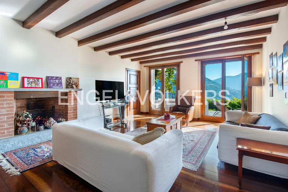 Prestigiosa villa con vista mozzafiato – foto 12 di 13